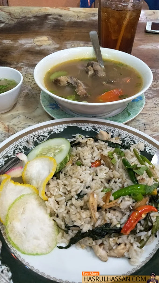 Nasi Goreng Kampung, Sup Ekor Teh O Ais