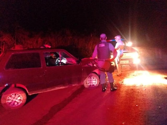 Homem embriagado se envolve em acidente, atira e ameaça populares em Tangará da Serra