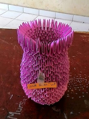  Cara  Membuat  Vas Bunga  dengan Kertas Seni Rupa