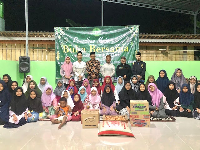 Jemput Keberkahan Ramadhan, Alumni Pasca Sarjana IAINU Kebumen Gelar Buka Bersama Santri dan Bagikan Sembako