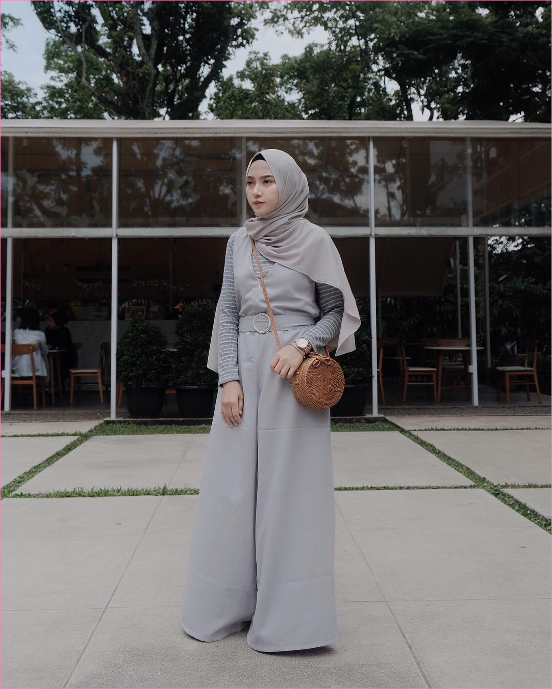  Ala Selebgram di tahun ini menjadi salah satu musim bebrusana yang semakin menarik saja p 39 Outfit Pasangan Kerudung Pashmina Ala Selebgram 2018 Kekinian