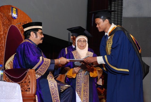 TANGGA LANGIT: PTPTN : IJAZAH KELAS PERTAMA