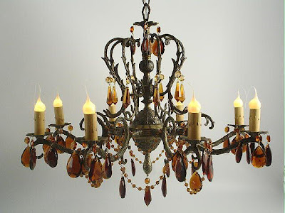 Shabby Chic Chandeliers on Blog  Creating A Luxurious Shabby Chic Room With Vintage Pieces