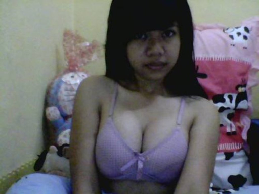  foto bugil abg indonesia cantik masturbasi di depan webcam,cewek cantik igo kimcil toket gede pamer memek jembut lebat,cabe cabean pengen ngentot