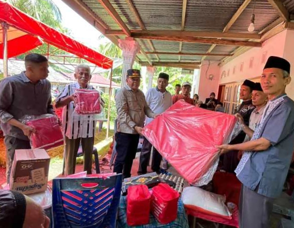 Respon Cepat, Wabup Rahmang Kunjungi dan Serahkan Bantuan Korban Kebakaran di Sungai Limau