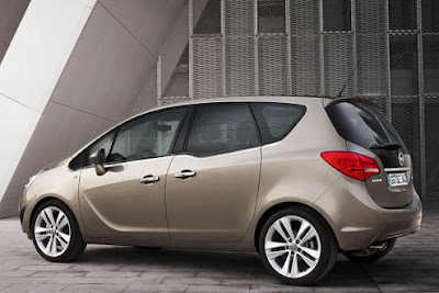 2011 Opel Meriva Side View