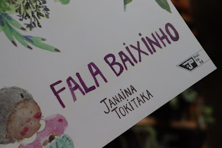 Livro Fala Baixinho de Janaina Tokitaka