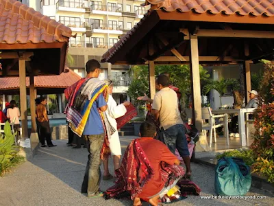 textile vendors at the Laprima Hotel on Flores Island, Indonesia