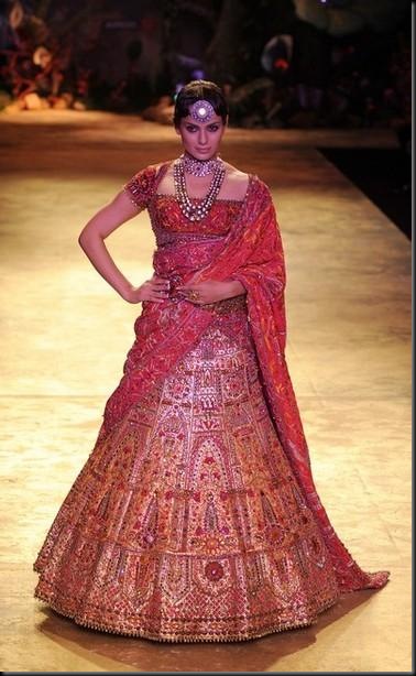 Kangana Ranaut Walks Ramp for the JJ Valaya