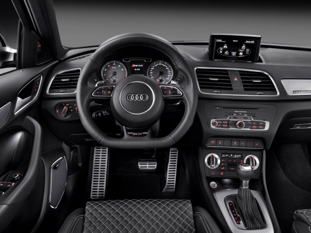 Audi RS Q3 2014 interior