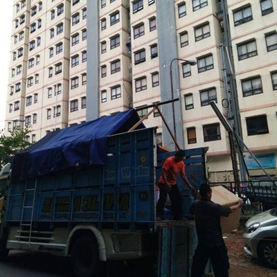 Jasa Angkutan Truk  Surabaya Murah Amanah Terpercaya 