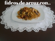 http://www.carminasardinaysucocina.com/2018/05/fideos-de-arroz-con-pollosetas-y-gambas.html