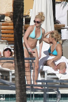 Britney Spears Sexy Blue Bikini Pictures