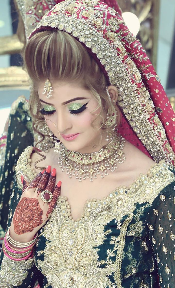 KASHEES Bridal Hairstyle Fashion Make up Beauty Parlour 