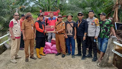 BPBD Mempawah Salurkan Bantuan Korban Banjir di Dusun Bawing
