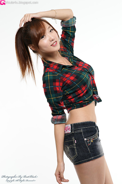 So-Yeon-Green-Squared-Blouse-With-Shorts-04-very cute asian girl-girlcute4u.blogspot.com