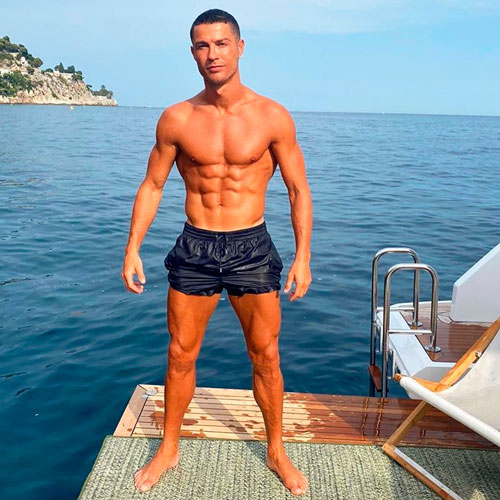 Cristiano Ronaldo sem camisa