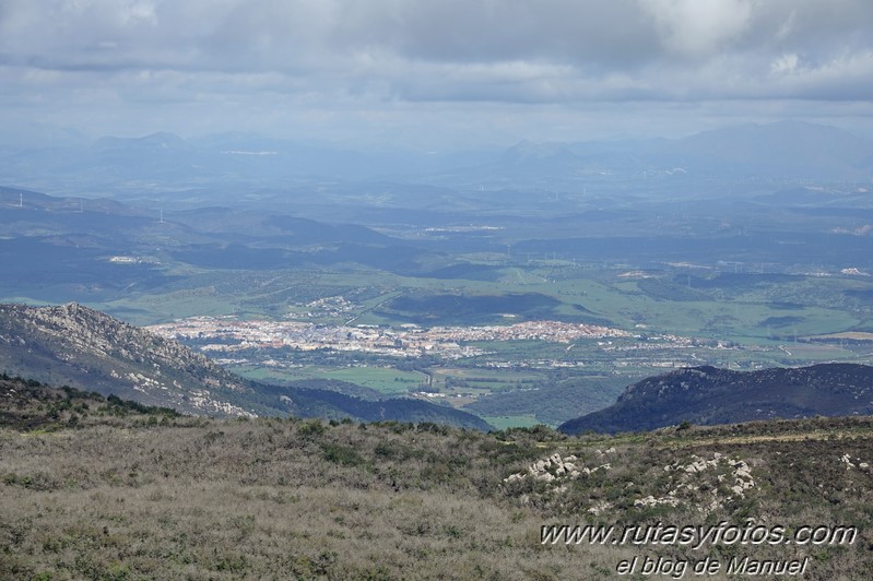 Cascadas del río de los Molinos - Tajo de la Corza - Llanos del Juncal - Pico Luna - Sendero de los Calabozos