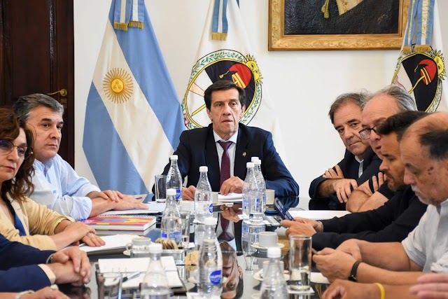 El gobernador Sadir encabezó su primera reunión de gabinete