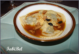 Ravioles with foie gras and truffles, Porto sauce