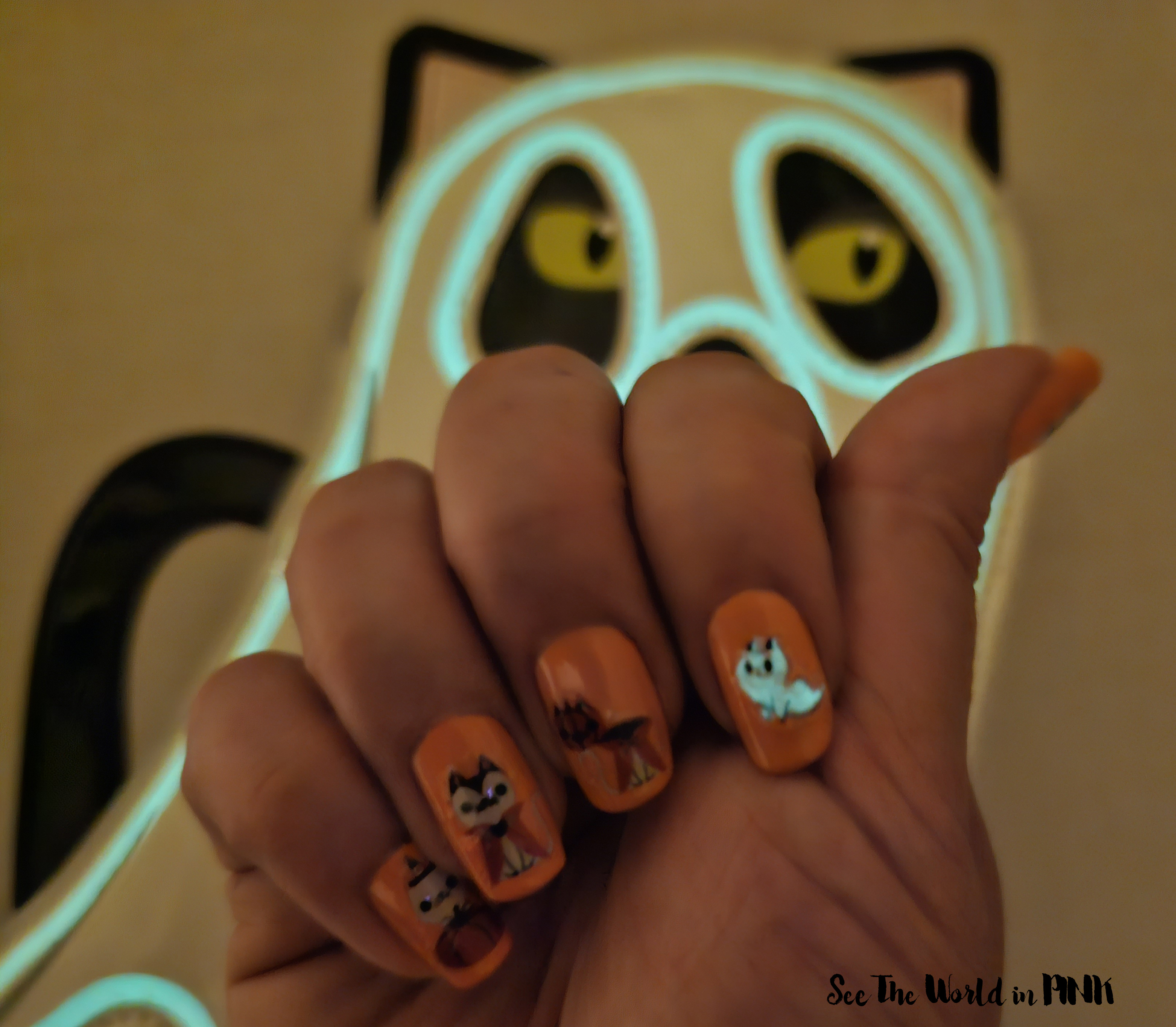 Manicure Monday - Glow In The Dark Halloween Cats