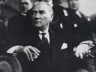 Atatürk’ün Gençliğe Hitabesi ve Gençliğin Atatürk’e Cevabı 