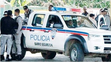 POLICIA FRUSTRA ATRACO EN CASA DE CAMBIO, APRESA CUATRO DE SEIS ASALTANTES Y OCUPA DOS ARMAS DE FUEGO Y MOTOCICLETAS