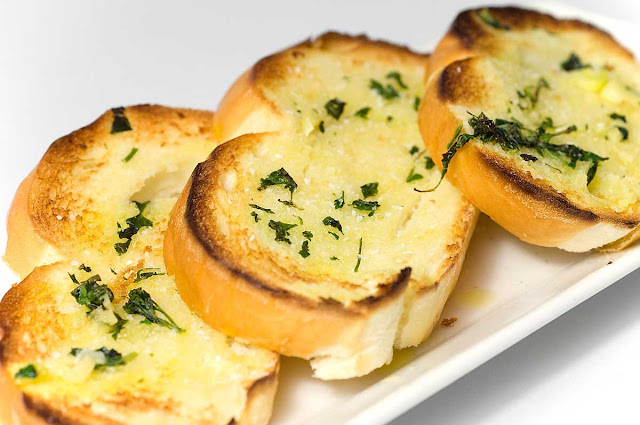 Bread with garlic and herbs