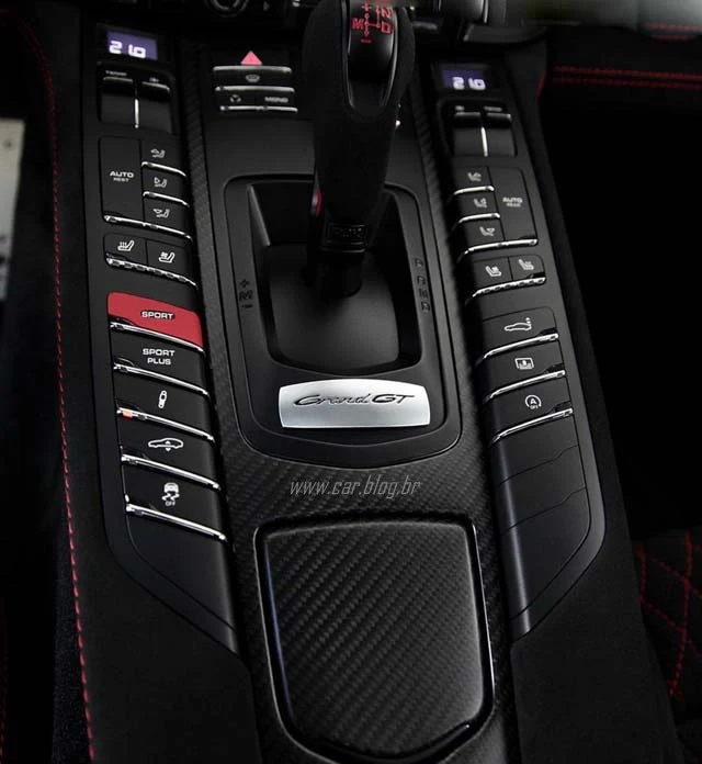 2011 Porsche Panamera GranGT Carbon Fiber - central console