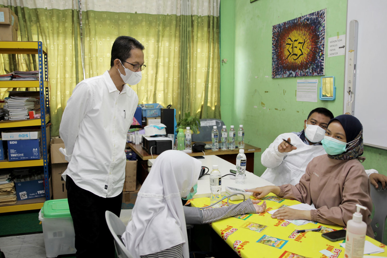 Tujuh Sekolah Melakukan Vaksinasi, Amsakar Tinjau Vaksinasi di SMP Negeri 41 Batam