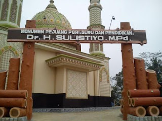 Makam Dr. Sulistiyo M.Pd