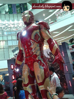 Exhibit | Life-Size Statues of Marvel’s Avengers: Age of Ultron at SM City North EDSA - Iron Man