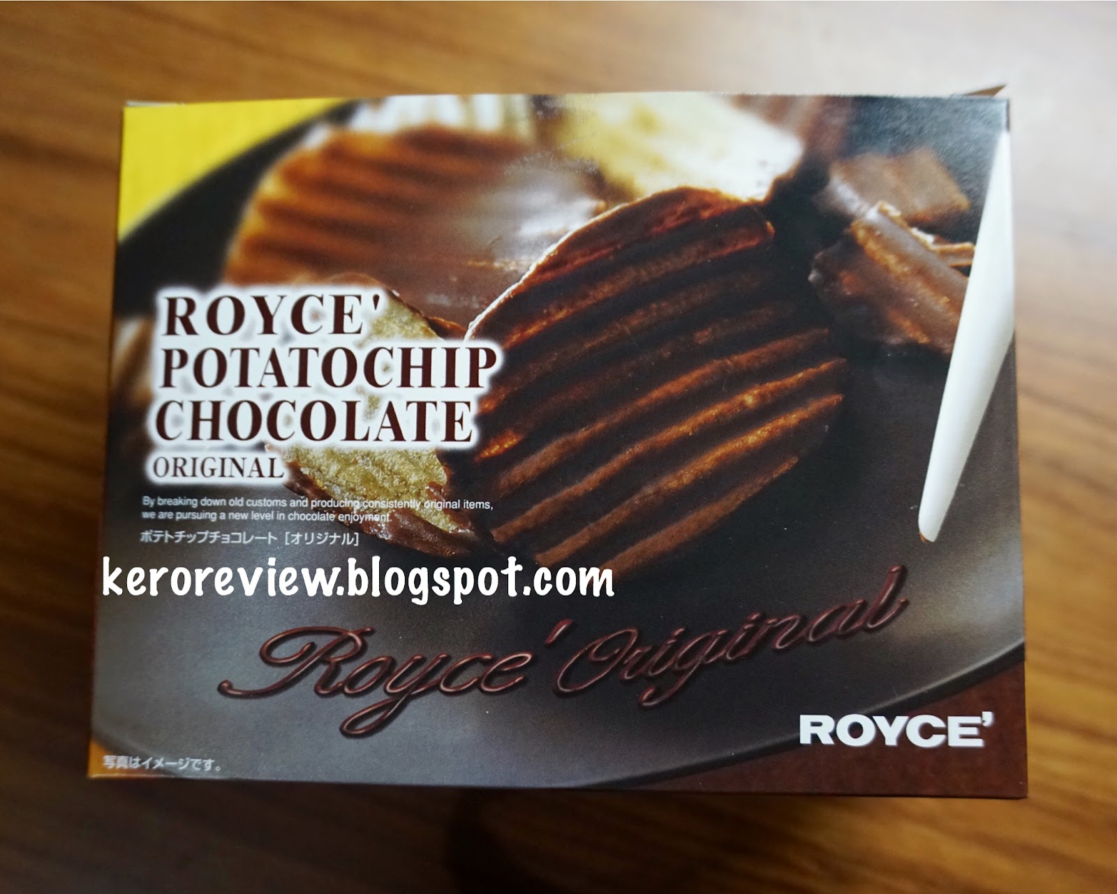 รีวิว รอยซ์ มันฝรั่งแผ่นเคลือบช็อกโกแลต (CR) Review Japanese Potatochip Chocolate Original, Royce Brand.
