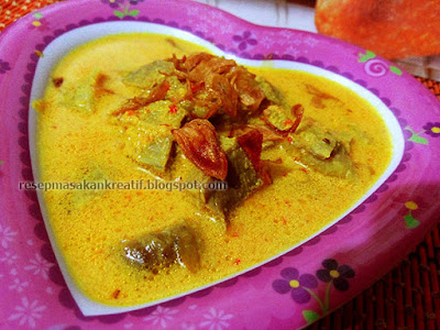  Daging sapi pun tak kalah yummy dan sedap jikalau diolah menjadi materi utama dalam kuliner gu Resep Gulai Sapi Santan Bumbu Kuning Gurih Berempah