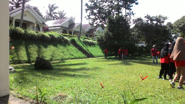 sewa villa besar luas murah sukabumi