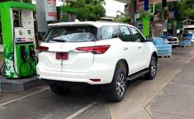 Toyota Fortuner 2016 xuất hiện trên đường phố Thái Lan