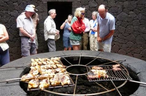 El Diablo, Restoran Unik dengan Panggangan Steak dari Lahar Gunung Berapi Aktif