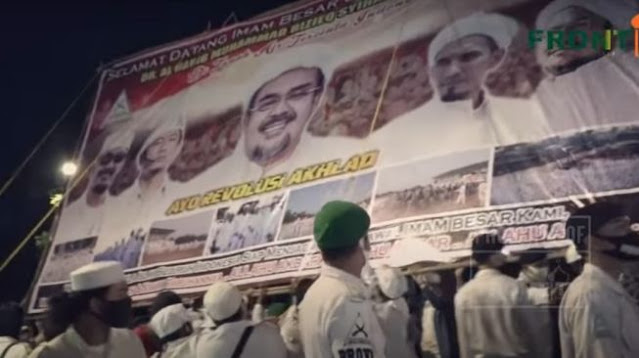 Baliho Raksasa Sambut Kepulangan Habib Rizieq: Kami Siap Mengawal Imam Besar