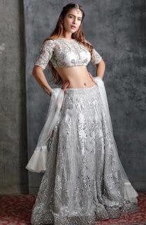 Neha Malik Navel Show in Ghagra