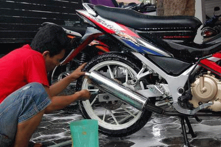 usaha cuci motor