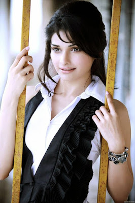 PRACHI DESAI HD WALLPAPER FREE DOWNLOAD 15