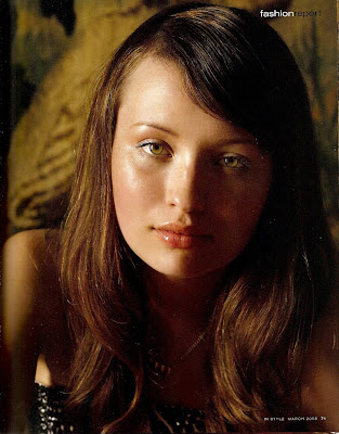 Emily Browning hot photo