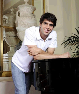 Kaka  interview in Brazil with a piano
