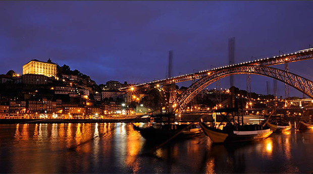 A Douro Sailing Experience tem para ti e para aquela pessoa especial um Passeio de Veleiro pelo Rio Douro até à Foz, oferecendo-te paisagens magnificas!