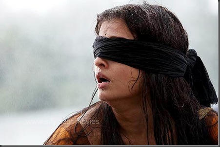 2Raavanan movie stills