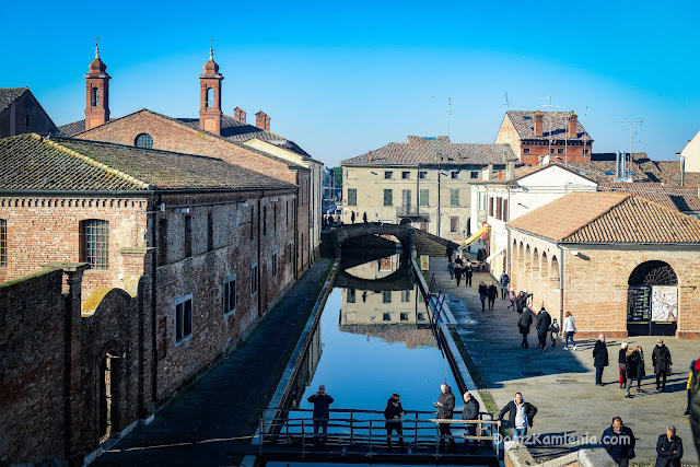 Dom z Kamienia, Comacchio