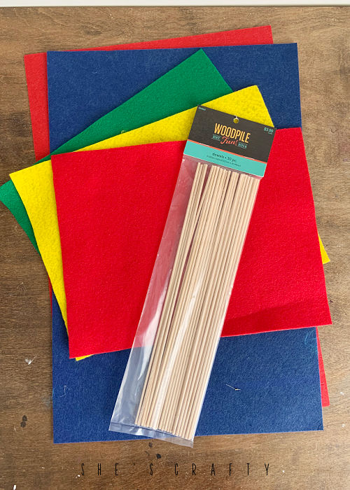 Supplies needed to make Felt Flags.