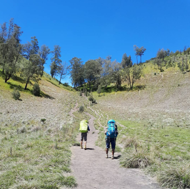 Pesona Keindahan Tanjakan Cinta Gunung Semeru