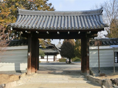 東福寺六波羅門