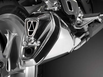 2010 Honda VFRF : Detail photos